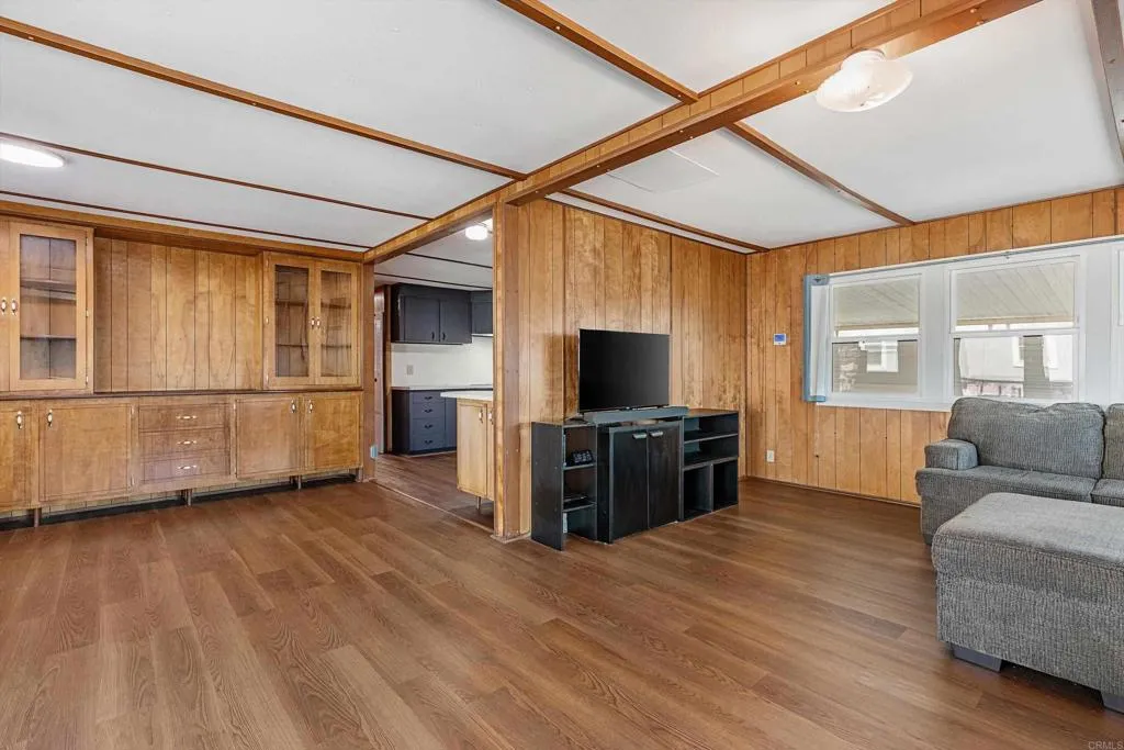 https://cdn.realtyfeed.com/cdn/127/306708846/00fe7912e7bd5ff700a02c0b52891c22.webp