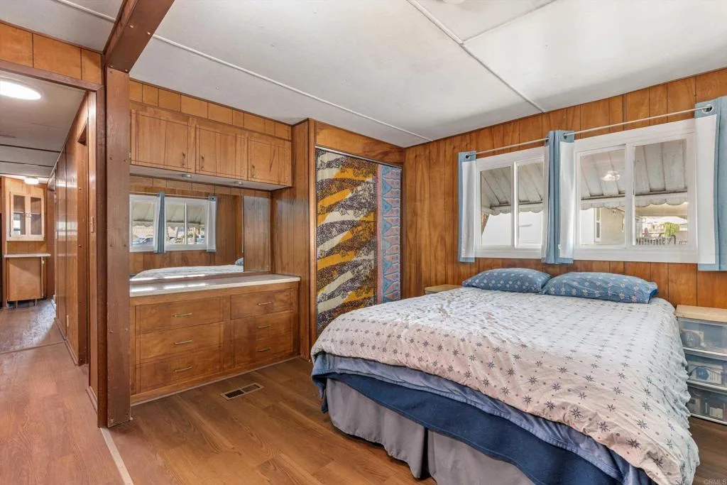 https://cdn.realtyfeed.com/cdn/127/306708846/662ab187353a782a16e9cf94955c9d92.webp