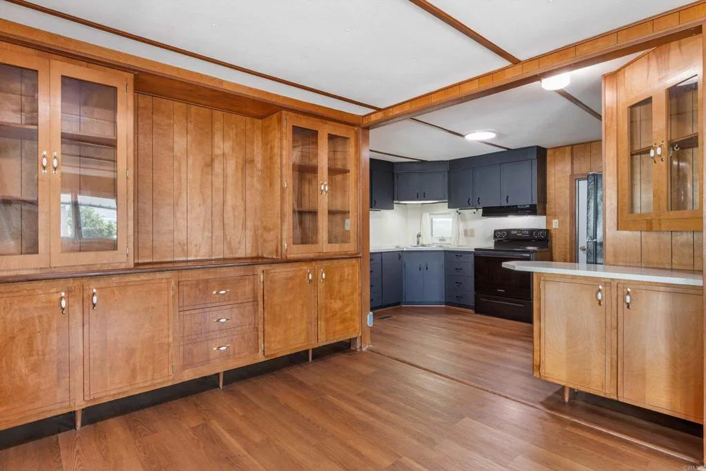 https://cdn.realtyfeed.com/cdn/127/306708846/740fb80f856657b2a82a91631de8f2a3.webp