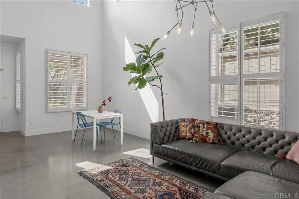 https://cdn.realtyfeed.com/cdn/127/306708873/6422961cdd055c2d7157064f0eb5f1a0.webp