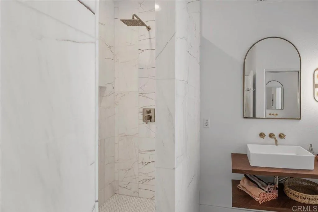 https://cdn.realtyfeed.com/cdn/127/306708873/8f5abe72260833c5a340212626af1619.webp