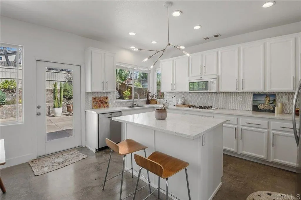 https://cdn.realtyfeed.com/cdn/127/306708873/ec856812ffb6a56c7cf19e1ed1a01b71.webp