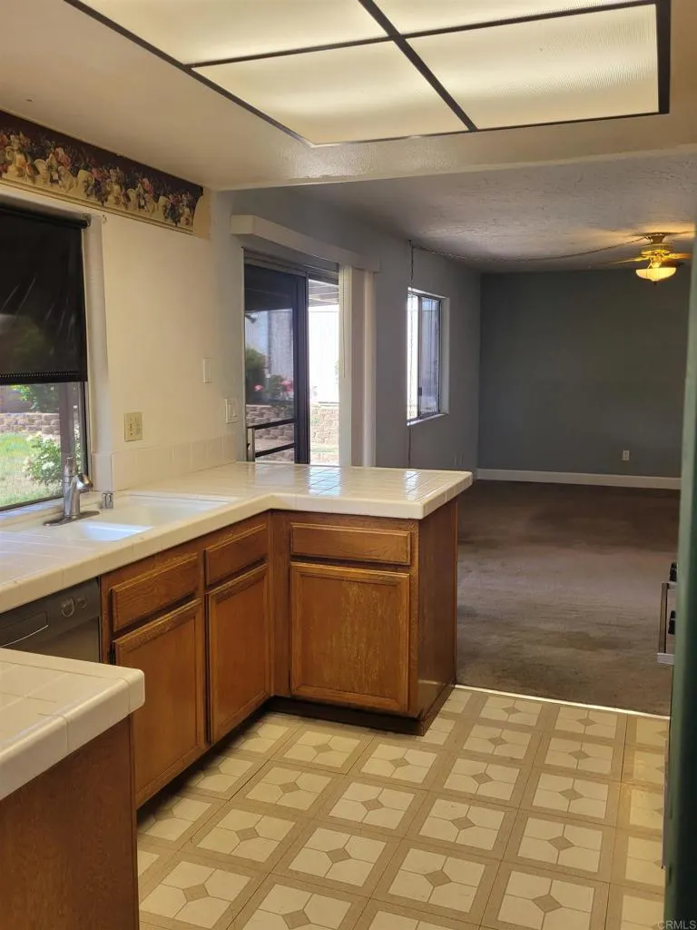 https://cdn.realtyfeed.com/cdn/127/306708897/89c91fc0415939ec202f84cf663dffeb.webp