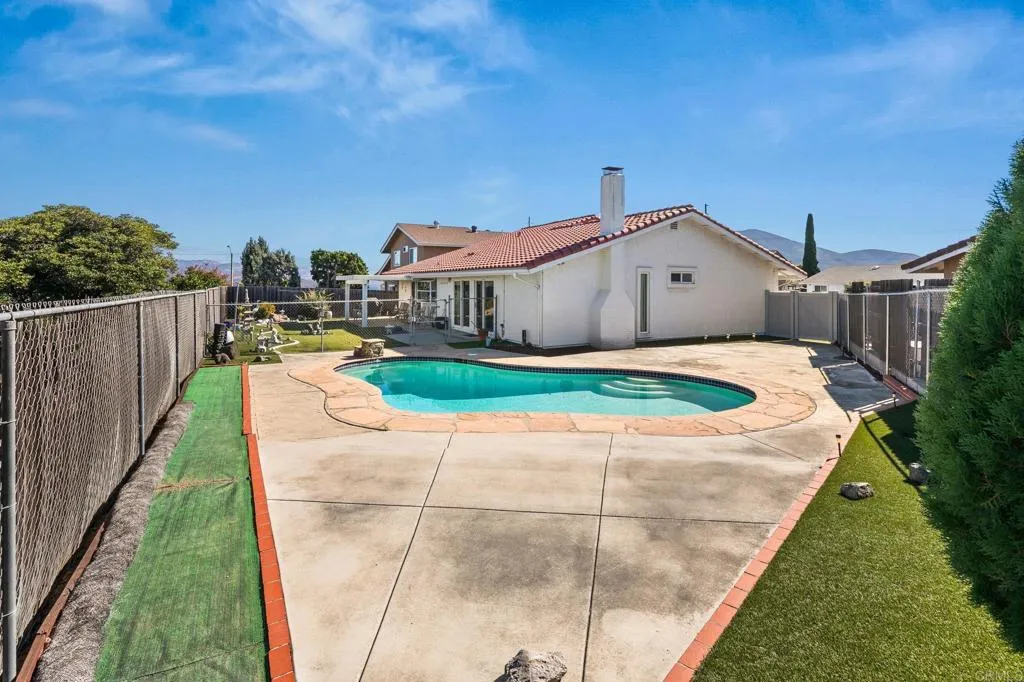 https://cdn.realtyfeed.com/cdn/127/306708948/76eeb04df8ac693ed35be6159cdc16f9.webp