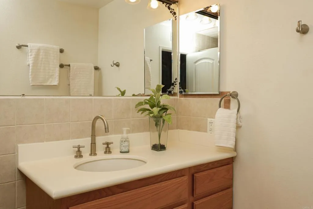https://cdn.realtyfeed.com/cdn/127/306708990/af904f90228a360dd1c03011e2f1fe8b.webp