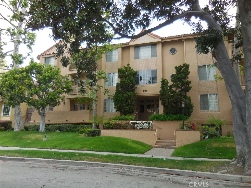 Los Angeles, CA 90025