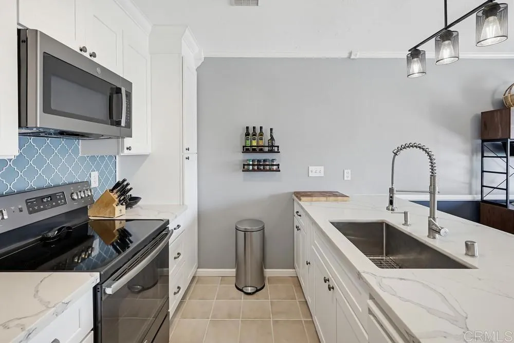 https://cdn.realtyfeed.com/cdn/127/306709007/f57a2135cd7c66477ccd61a1219f706c.webp