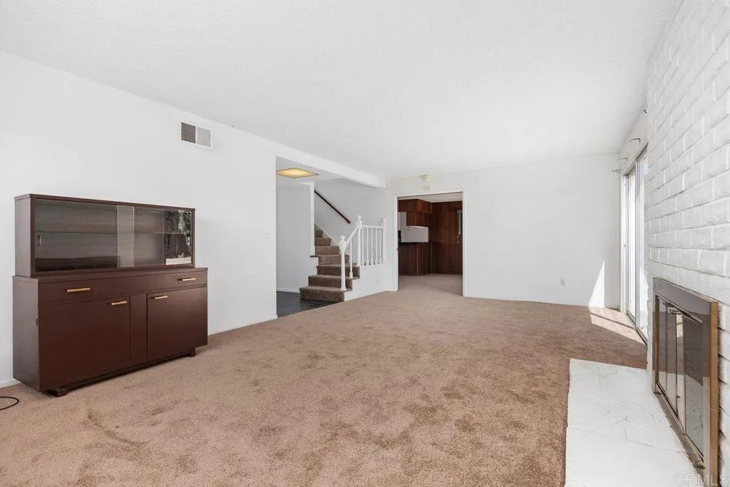 https://cdn.realtyfeed.com/cdn/127/306709039/6b649d8904dac1c45f92d453748142f5.webp