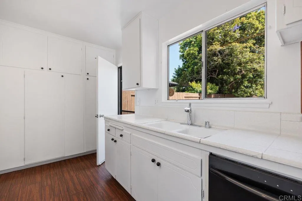 https://cdn.realtyfeed.com/cdn/127/306709039/9191aae2a413d5d848590d51eff26afc.webp