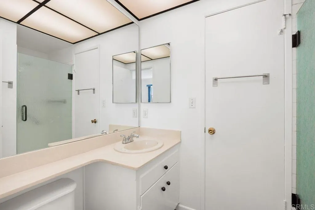 https://cdn.realtyfeed.com/cdn/127/306709039/a626a5bdb9f3eca0dafb221c653fb445.webp