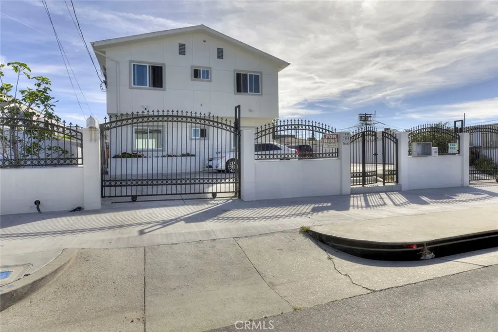North Hollywood, CA 91605