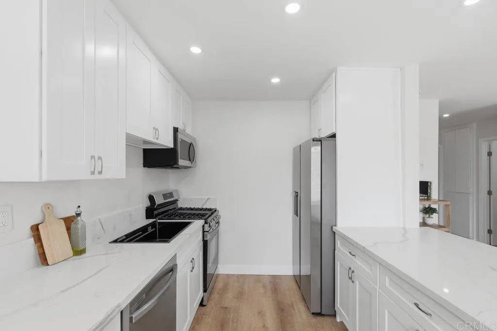 https://cdn.realtyfeed.com/cdn/127/306709084/864fc433bb08db350f3f761d072976e2.webp