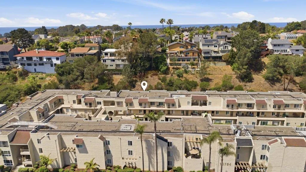 https://cdn.realtyfeed.com/cdn/127/306709084/ebb094f61d4cb378e3ba59911ea95471.webp