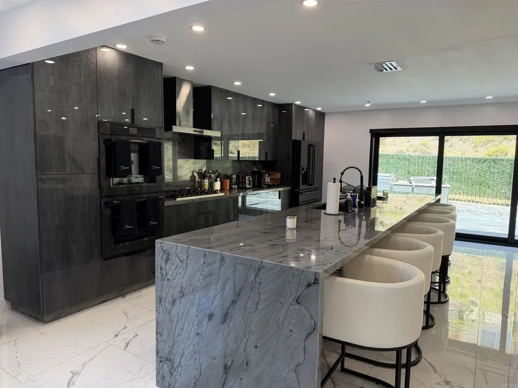 https://cdn.realtyfeed.com/cdn/127/306709085/0e99d9919ad93e3a7314b4383a0af77e.webp