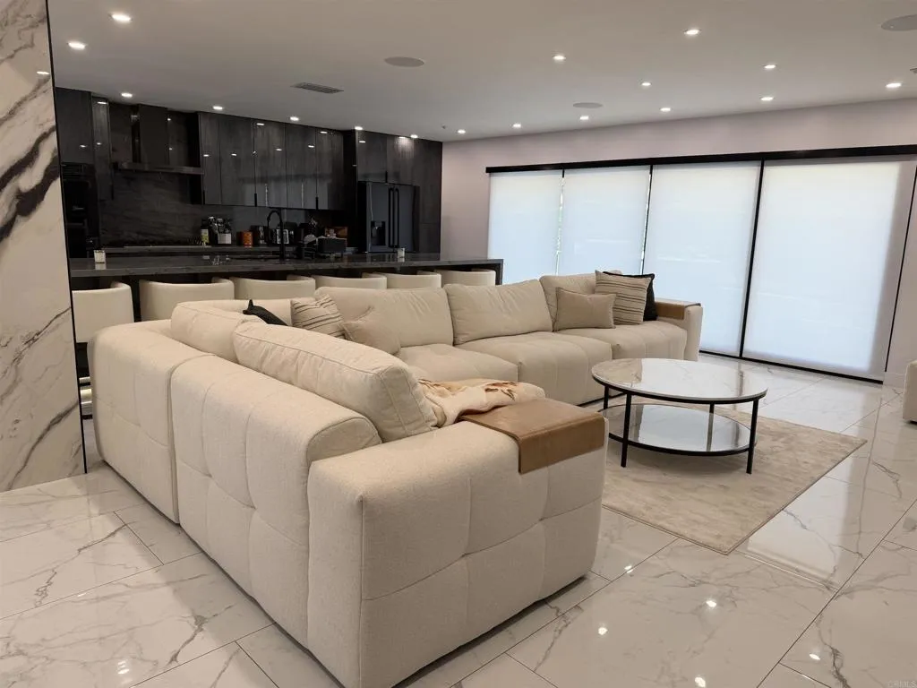 https://cdn.realtyfeed.com/cdn/127/306709085/118959c516fefb3c8ead34924a010150.webp