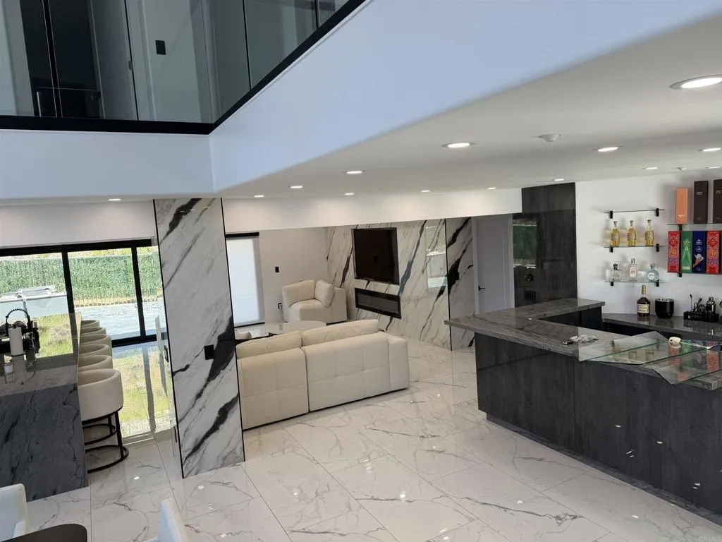 https://cdn.realtyfeed.com/cdn/127/306709085/fb6aaaefb04abc2672f4293a5d8ece17.webp
