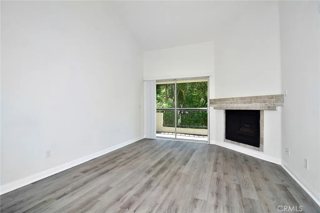 21500 Burbank Boulevard Unit 307, Woodland Hills, CA 91367 - Photo 3 of 21, Woodland Hills, CA