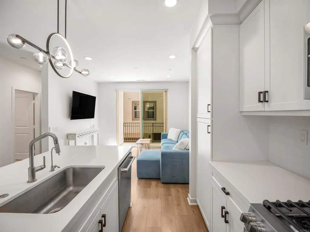 https://cdn.realtyfeed.com/cdn/127/306709092/1faef22485376f6002f049c031320a6d.webp