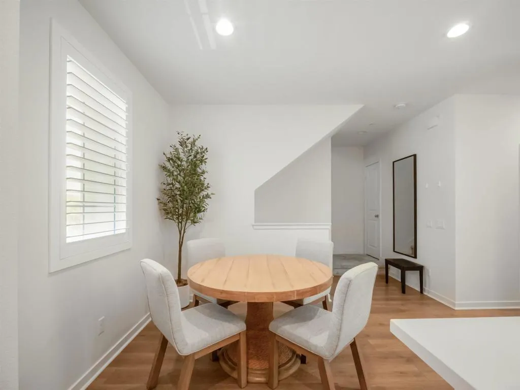 https://cdn.realtyfeed.com/cdn/127/306709092/2a151349d06ca1ef61c36e55f5fc99ac.webp