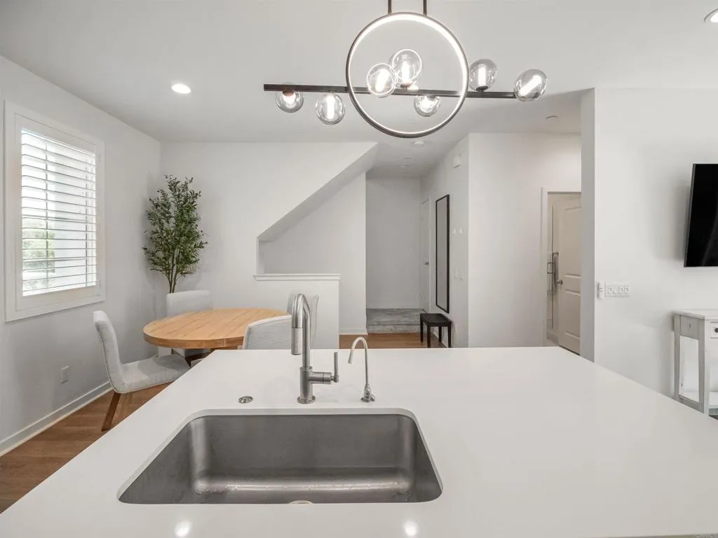 https://cdn.realtyfeed.com/cdn/127/306709092/444aac9fb4728d1c3eebe0130fdc6d2d.webp