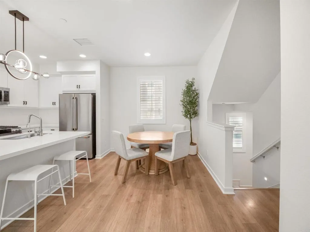 https://cdn.realtyfeed.com/cdn/127/306709092/4eca0c13581a86df4aa3bdebbb4a78da.webp