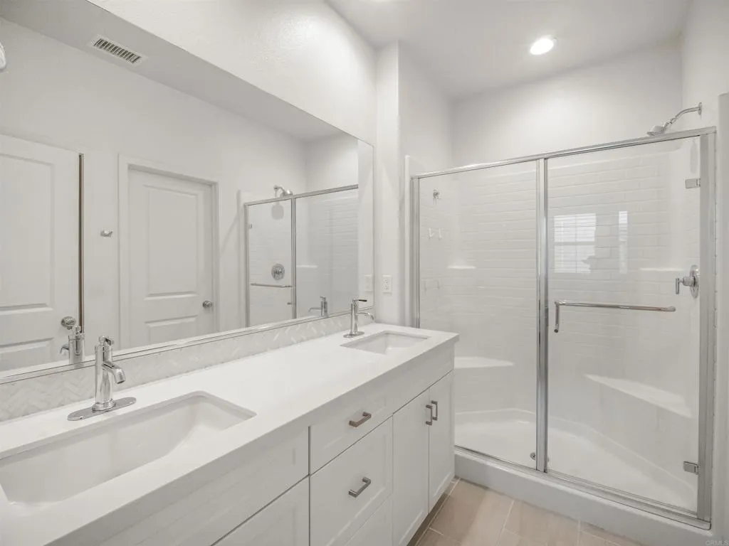 https://cdn.realtyfeed.com/cdn/127/306709092/687b35298dba304942b74b86e45f4fab.webp