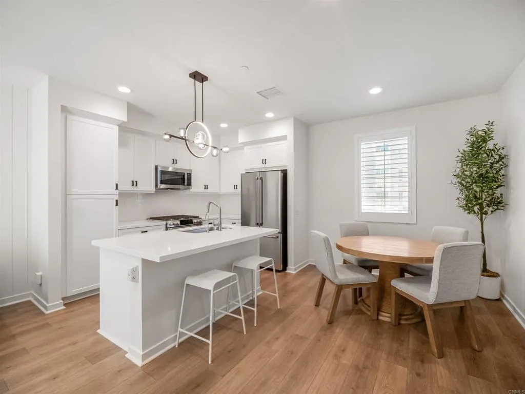 https://cdn.realtyfeed.com/cdn/127/306709092/8aad9bed7d057890a0a7365fc0ac56d2.webp