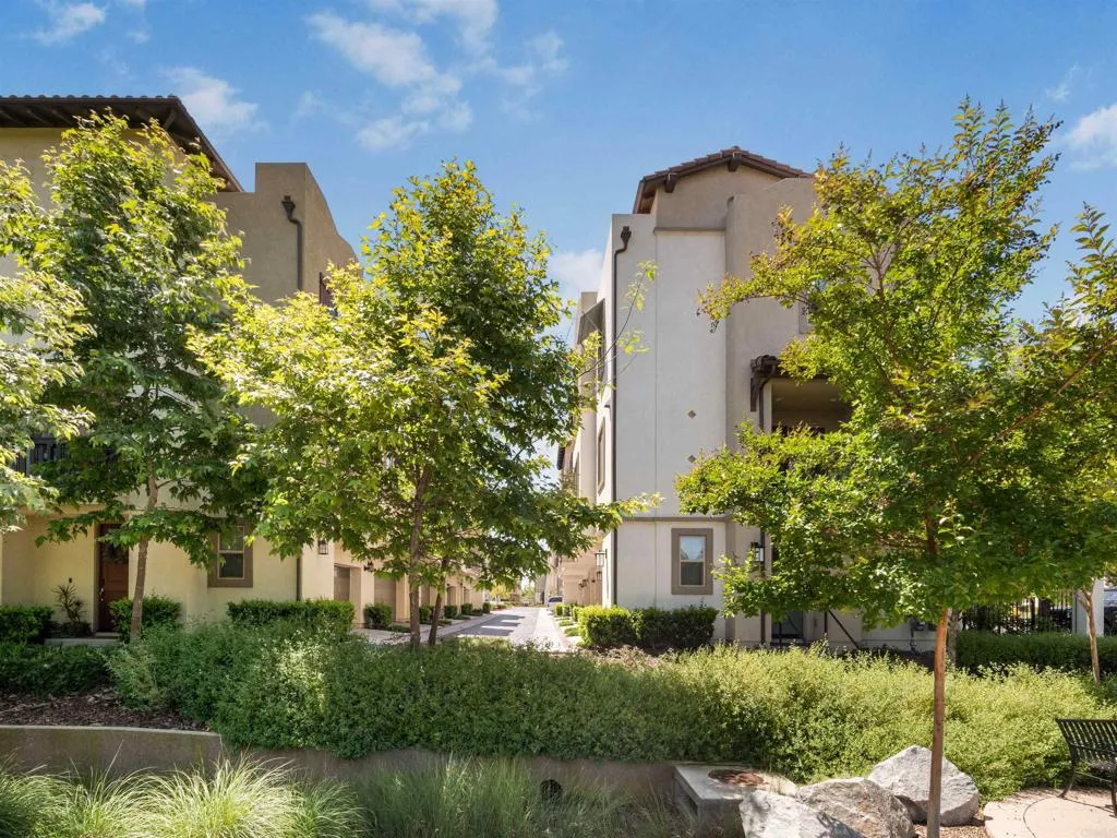 https://cdn.realtyfeed.com/cdn/127/306709092/fc119a68532e018dd130dad32d331f4a.webp