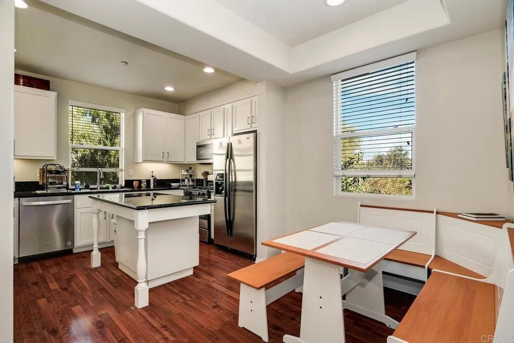 https://cdn.realtyfeed.com/cdn/127/306709130/4ed96dba9b3ffa65a3866e6e28c984bc.webp