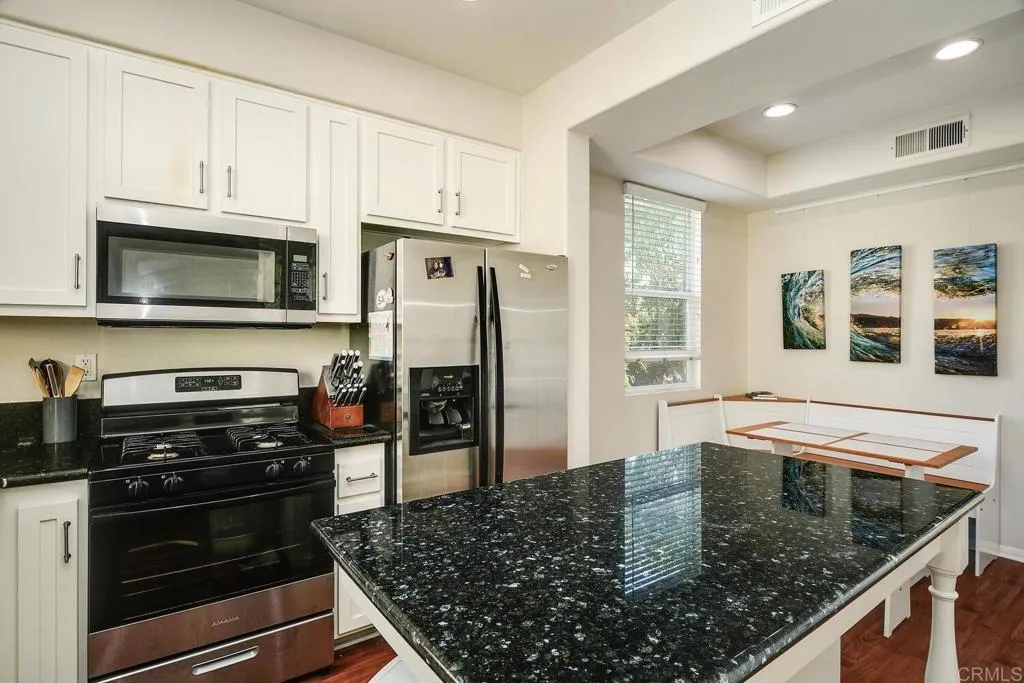 https://cdn.realtyfeed.com/cdn/127/306709130/86058540d002bf0d2e975da8176ff6d4.webp