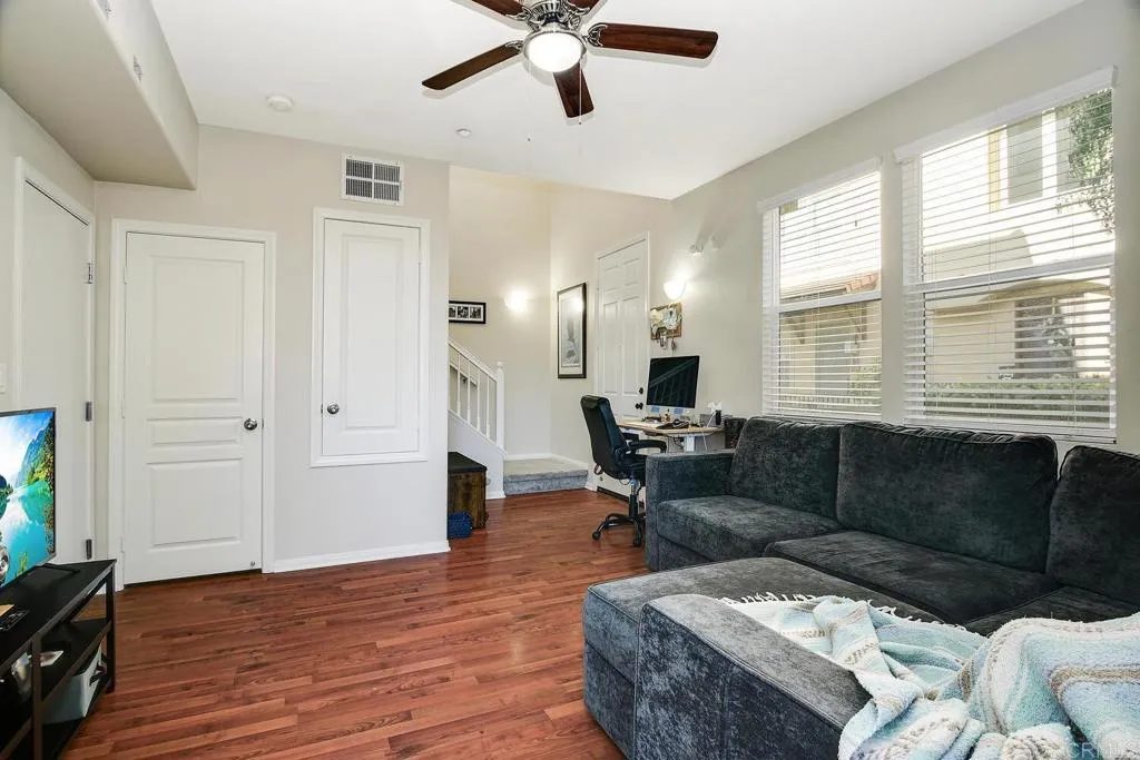 https://cdn.realtyfeed.com/cdn/127/306709130/c10a52609047d3f2ecf6446cdea24f81.webp