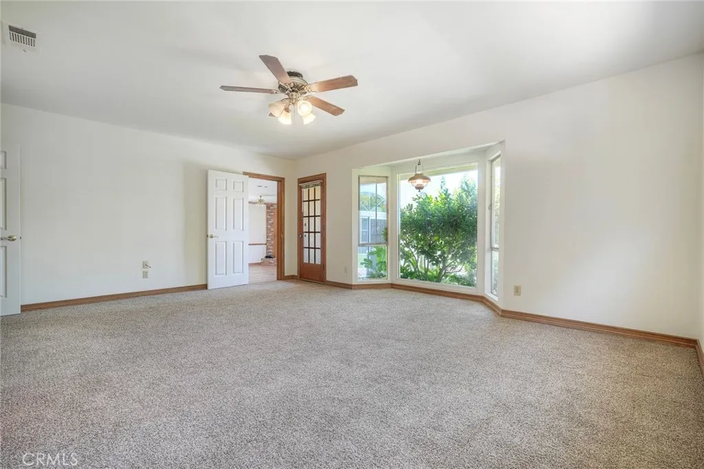 https://cdn.realtyfeed.com/cdn/127/306709262/86576f02815b5566fca63ed8a2428fb3.webp