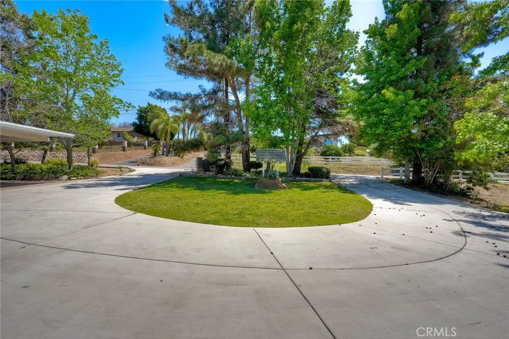 https://cdn.realtyfeed.com/cdn/127/306709262/95b90cfdd27993458150a3795e80950b.webp