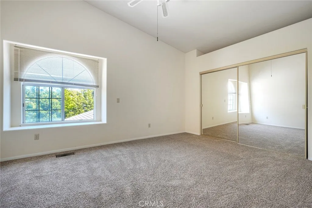 https://cdn.realtyfeed.com/cdn/127/306709262/97c6935ac4f6459515879742630744fb.webp