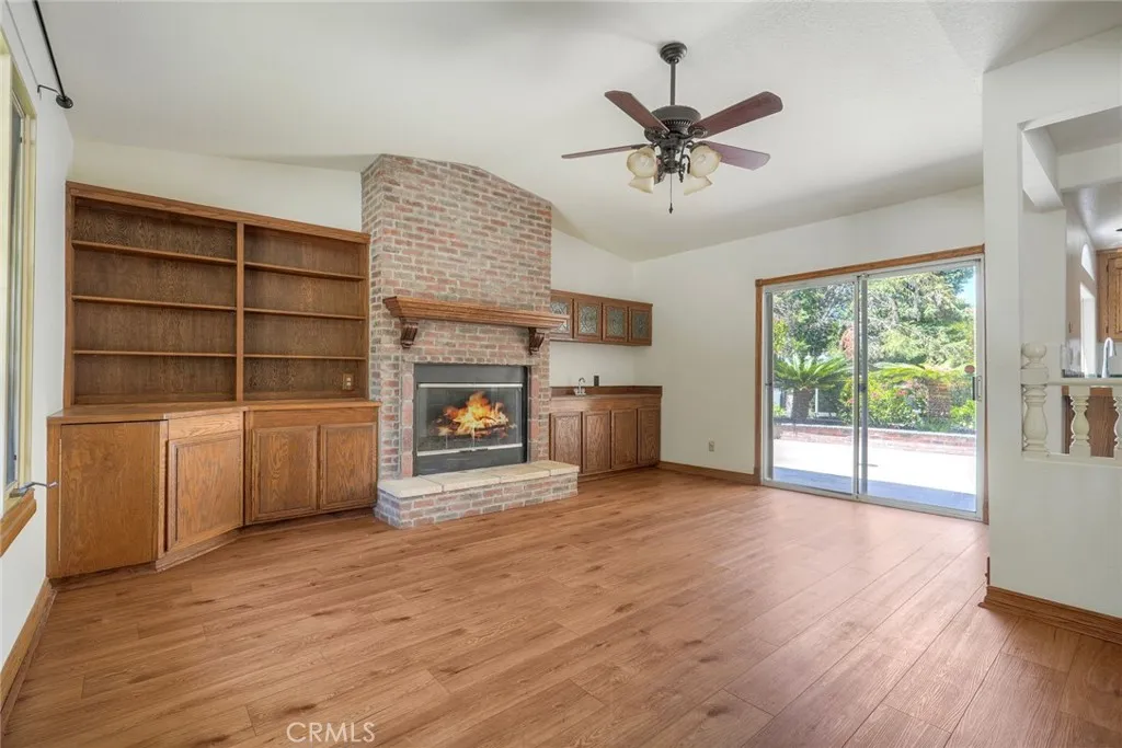 https://cdn.realtyfeed.com/cdn/127/306709262/bc8635f3485a8a0dc035e5938bde657e.webp