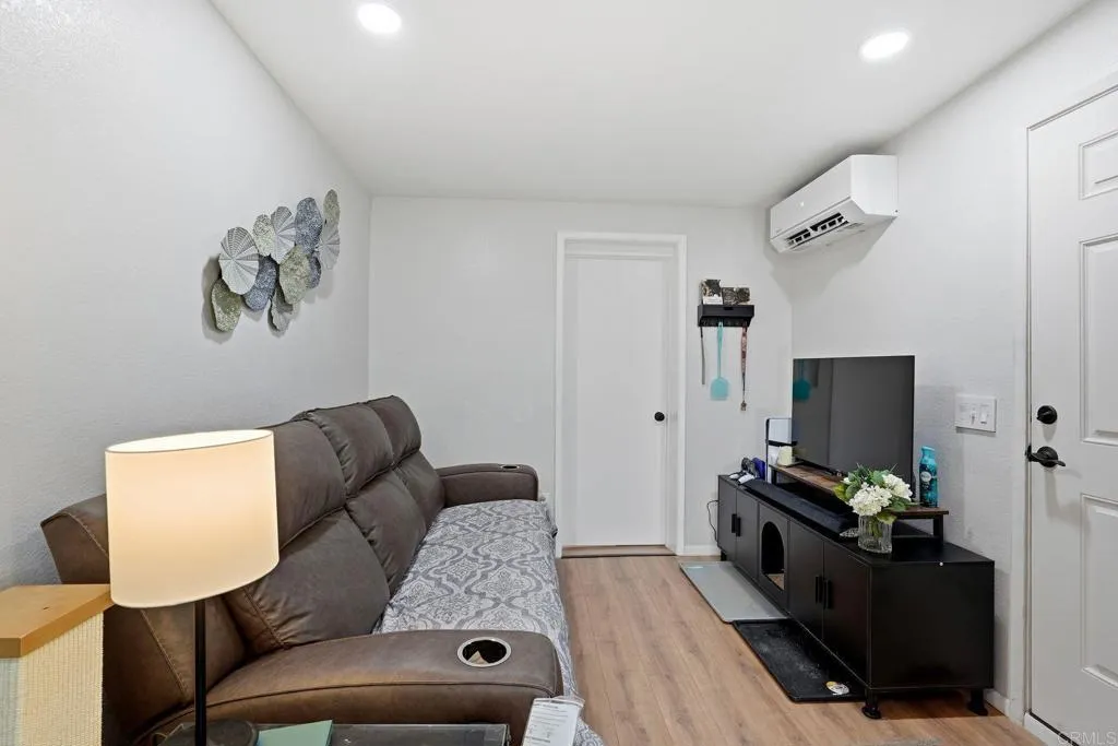 https://cdn.realtyfeed.com/cdn/127/306709318/91ad510f11c8faaf708a9af971f2d302.webp