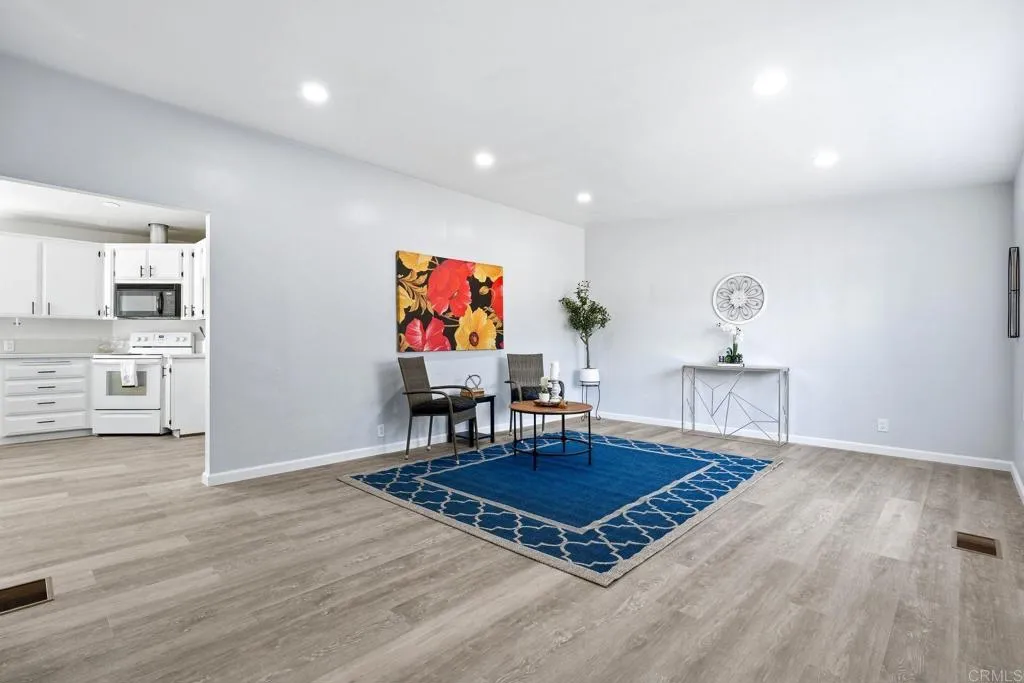 https://cdn.realtyfeed.com/cdn/127/306709318/bcad88802a383e9ea5e51d434914f099.webp
