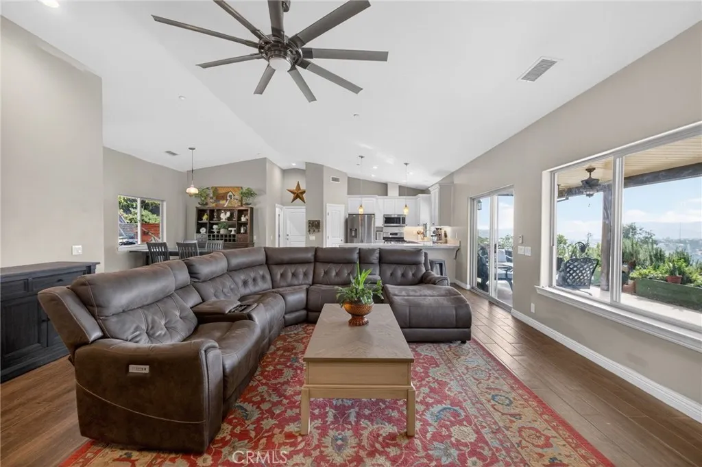 https://cdn.realtyfeed.com/cdn/127/306709397/32e8e099960e03c057894fd9a2985871.webp