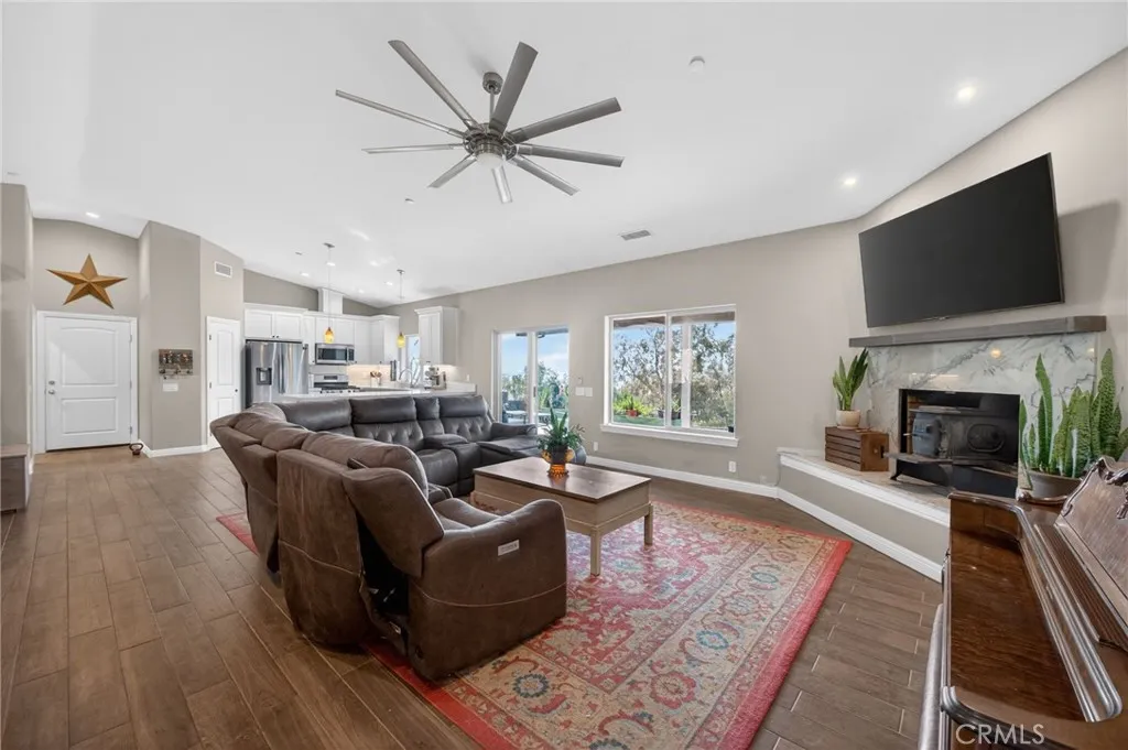 https://cdn.realtyfeed.com/cdn/127/306709397/94306948d53f33a3f942b9f463436471.webp