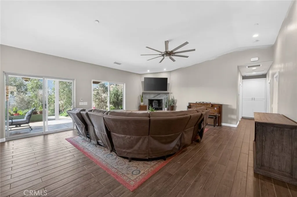 https://cdn.realtyfeed.com/cdn/127/306709397/a6fbd3a18b6514611b0d521957e51b07.webp