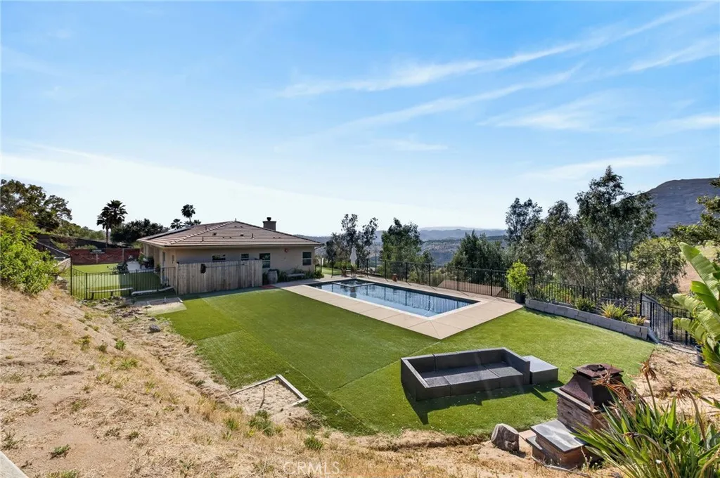 https://cdn.realtyfeed.com/cdn/127/306709397/ec9c6a3fa5750f959c8f39c71d66547f.webp