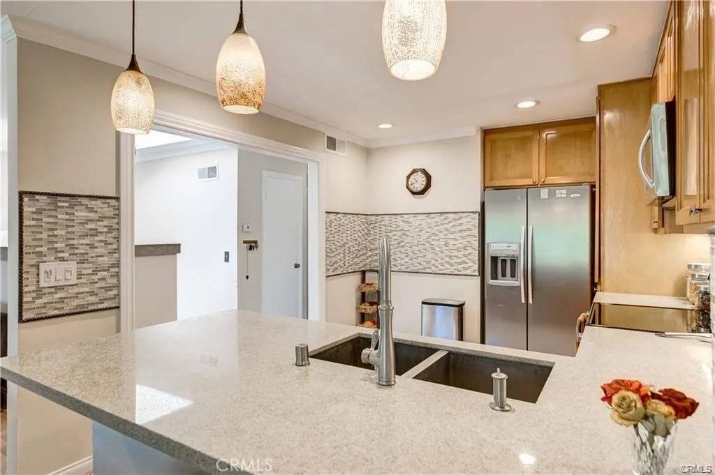 Laguna Hills, CA 92653