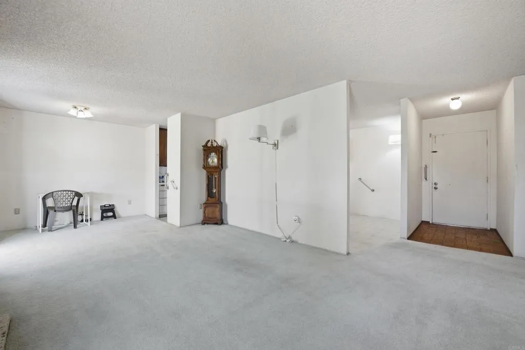 https://cdn.realtyfeed.com/cdn/127/306709599/35863d6feb9311a97c30f3092bede5d7.webp