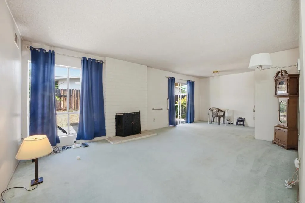 https://cdn.realtyfeed.com/cdn/127/306709599/6d49fbfb9b8a10890dca1e0795652afc.webp