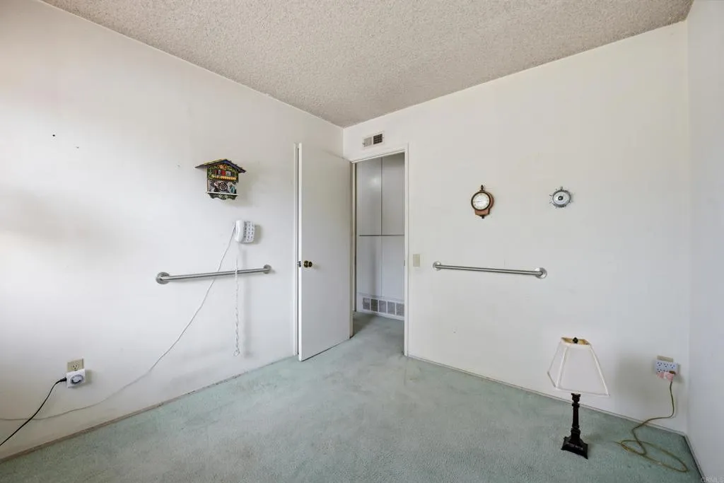 https://cdn.realtyfeed.com/cdn/127/306709599/8808cb36dcd32ffb9249348b85dffbaa.webp