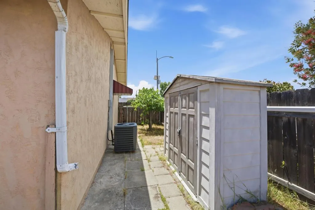 https://cdn.realtyfeed.com/cdn/127/306709599/c9c3a9b79213dddb26c18e069fc04c53.webp