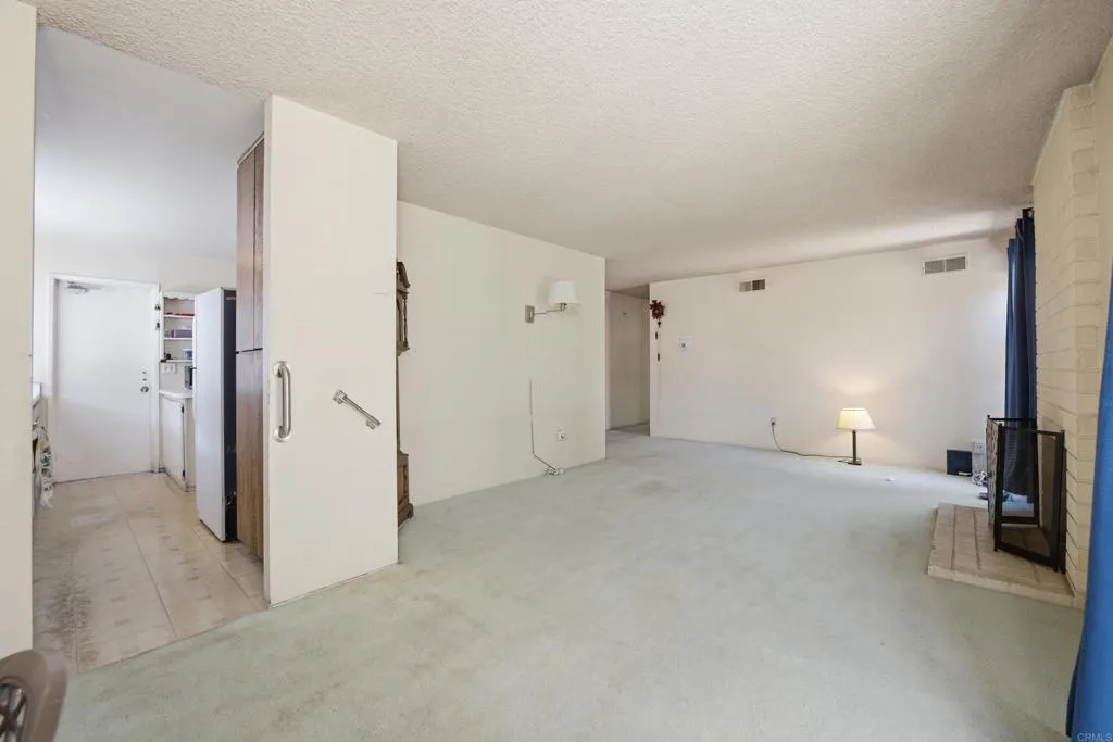https://cdn.realtyfeed.com/cdn/127/306709599/de08fc7204fae48d412697b380df9c6c.webp