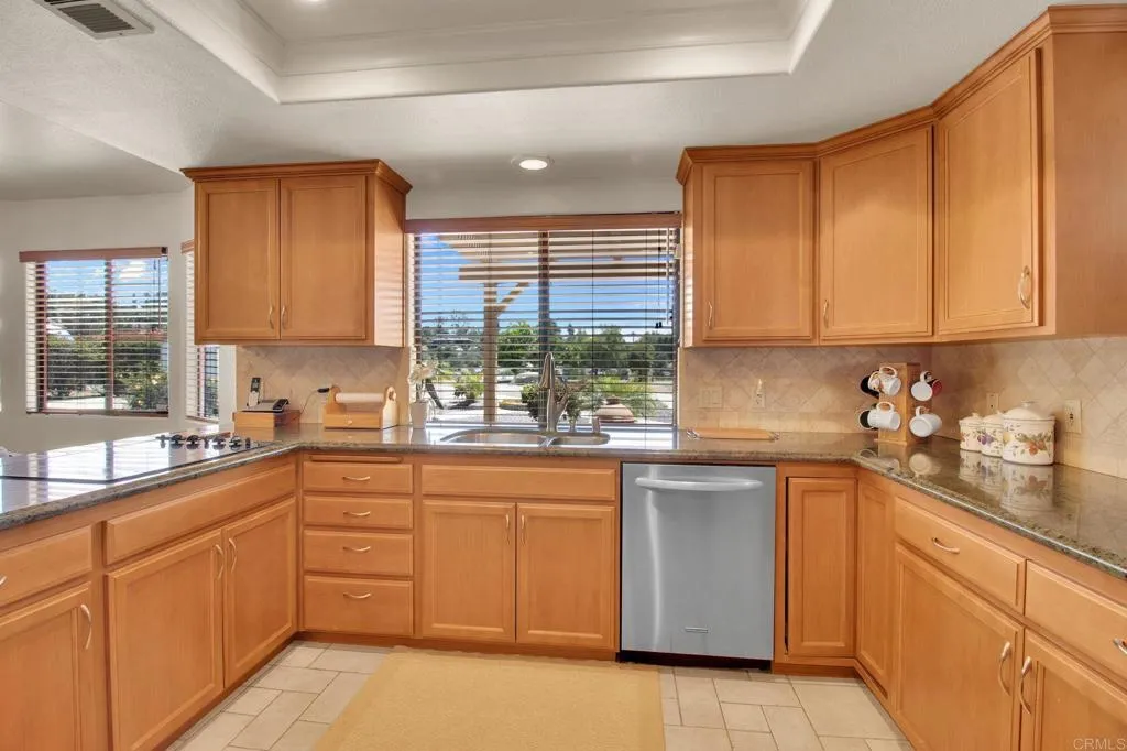 https://cdn.realtyfeed.com/cdn/127/306709626/0244a5488ee3dcd1f4f7b5852734044d.webp