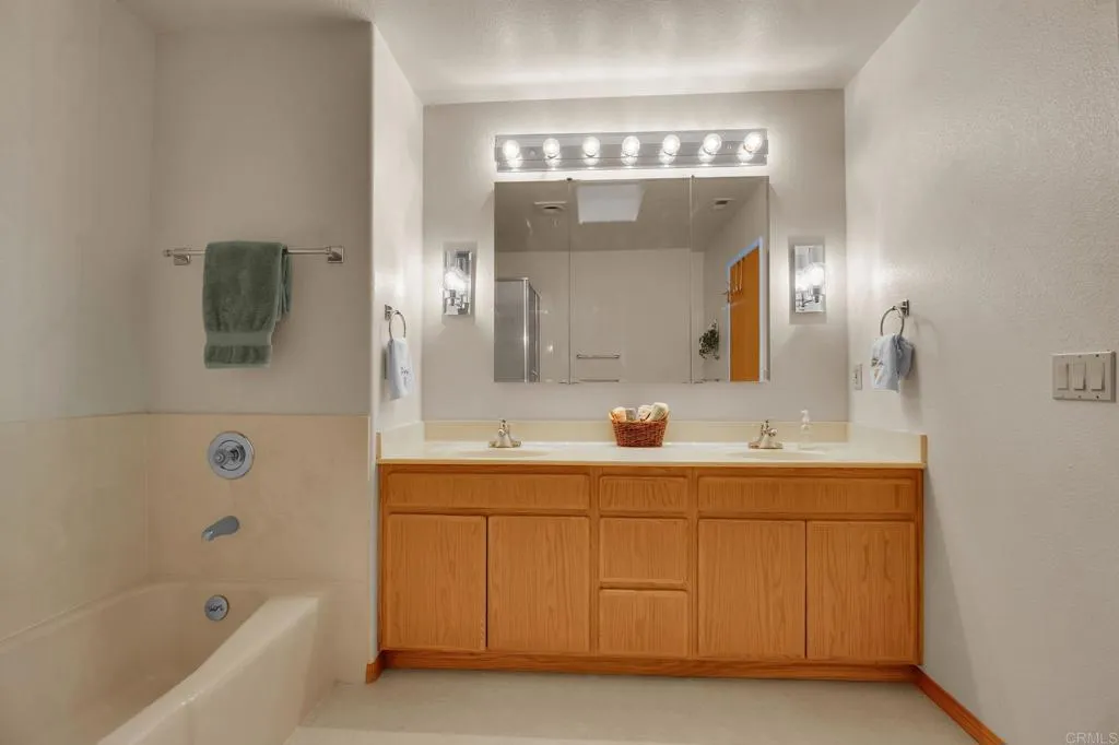 https://cdn.realtyfeed.com/cdn/127/306709626/1b409afcd0a1de08c78607e7c4f9f1f4.webp