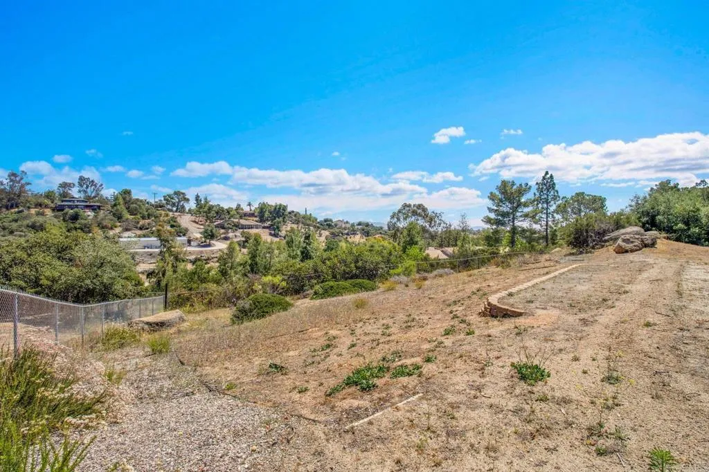 https://cdn.realtyfeed.com/cdn/127/306709626/204a2bf64c1961207654e7bbafc8b65d.webp